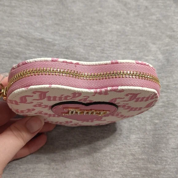 💗 NWT Juicy Couture Heart Coin Purse / Wristlet – Pink Logo Print - Picture 10 of 10